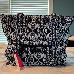 Vera Bradley Vera Tote Style:  IKAT ISLAND